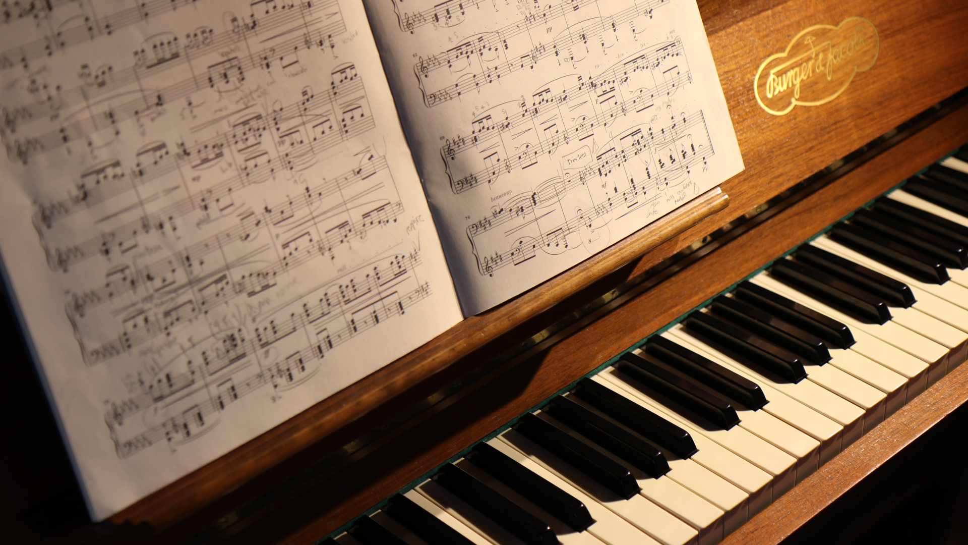 8 Unconventional Piano Sounds to Use in Your DAW